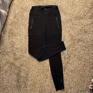 Athleta 8T Headlands Hybrid Black Moto Leggings with Zipper Details EUC